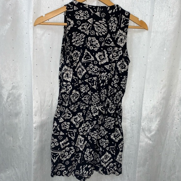 Pattern Romper WITH POCKETS - Picture 3 of 5